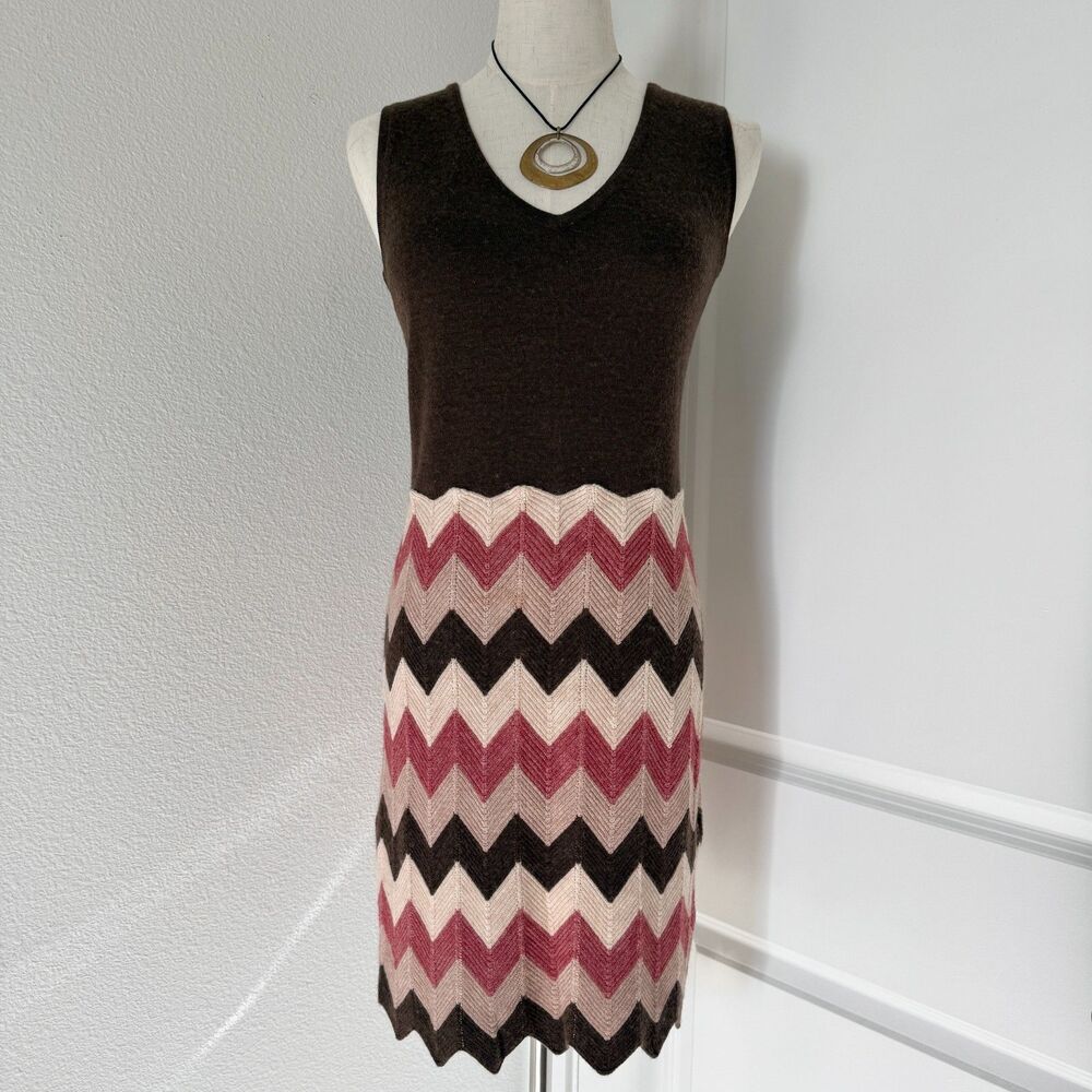 BCBG Brown/Pink Chevron Striped Midi V-Neck Dress 90s Chic Preppy Whimsy Size M